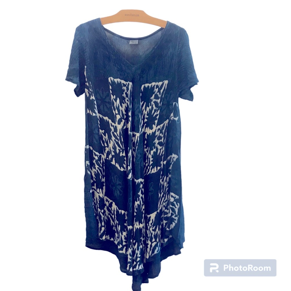 -One size bathing suit coverup.